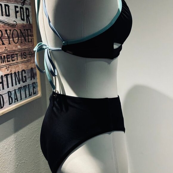 VICTORIA SECRET SWIMSUIT IN BLACK 2 PIECE - Picture 9 of 16